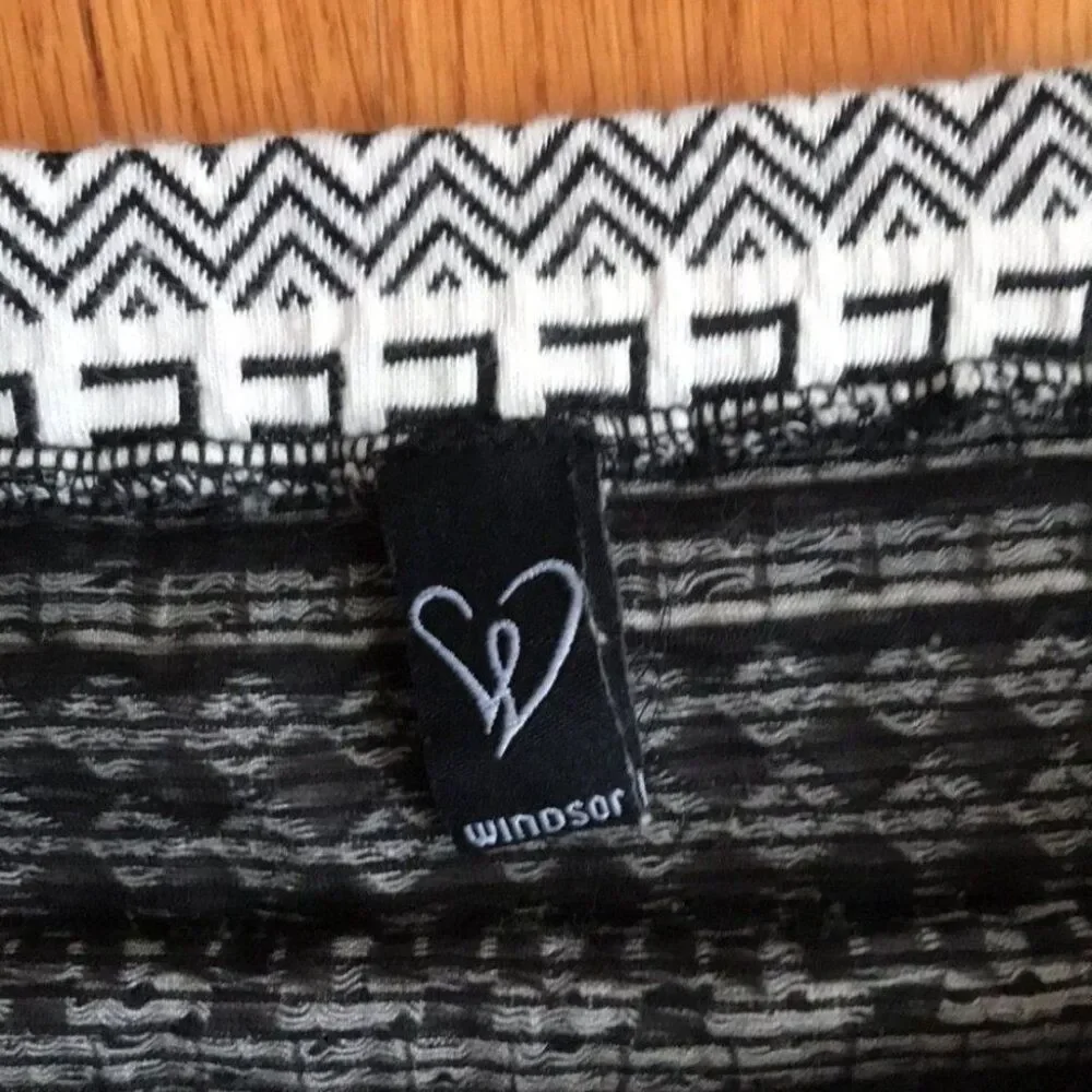 Lovely pencil skirt black and white print, thick fabric